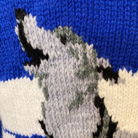 Vintage Cowichan-Style Hand-Knit Cardigan – Women’s S – Bold Wolf Motif - Picture 5 of 9